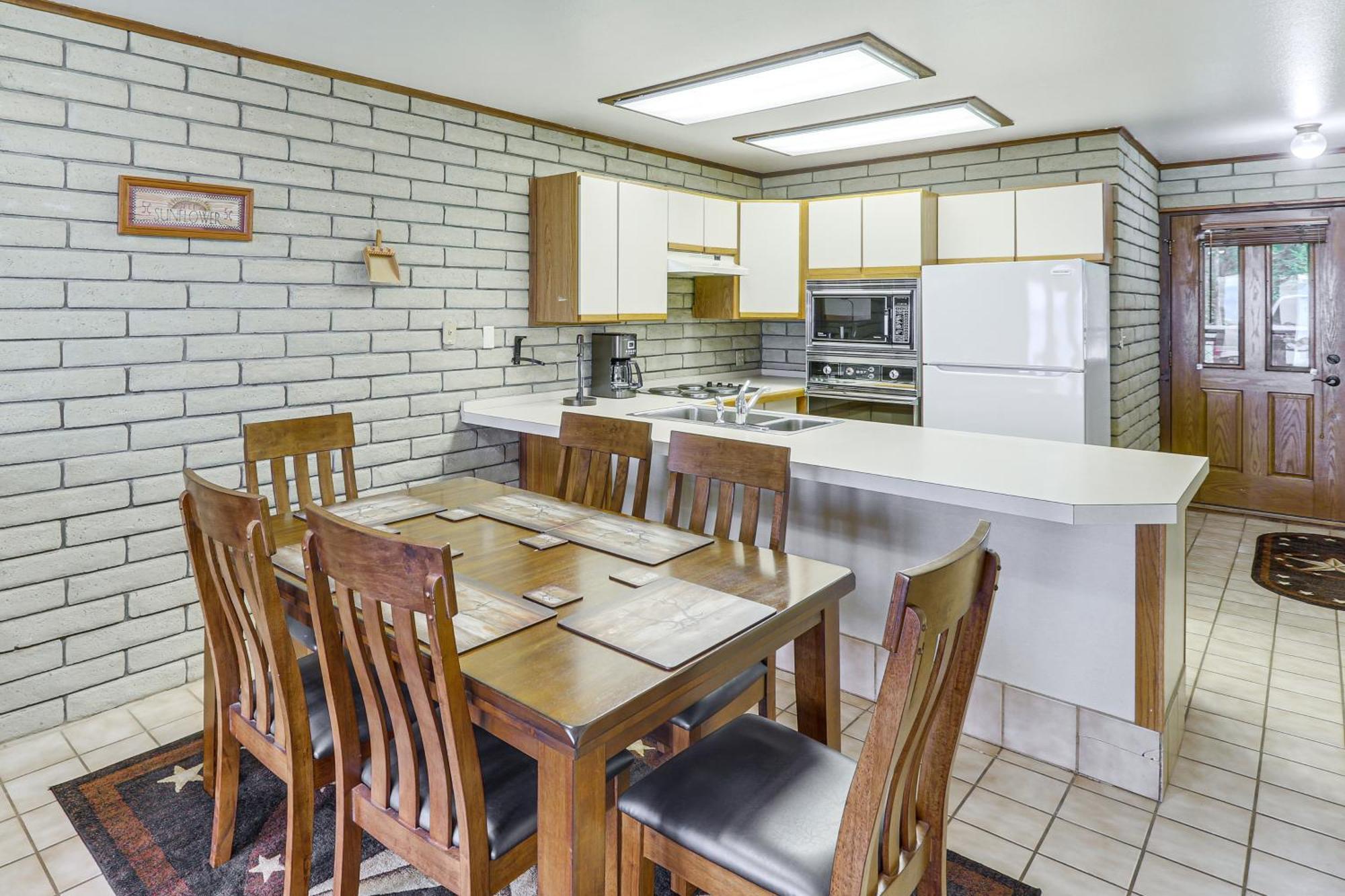 Flathead Lake Views Scenic And Spacious Retreat! بيجفورك المظهر الخارجي الصورة