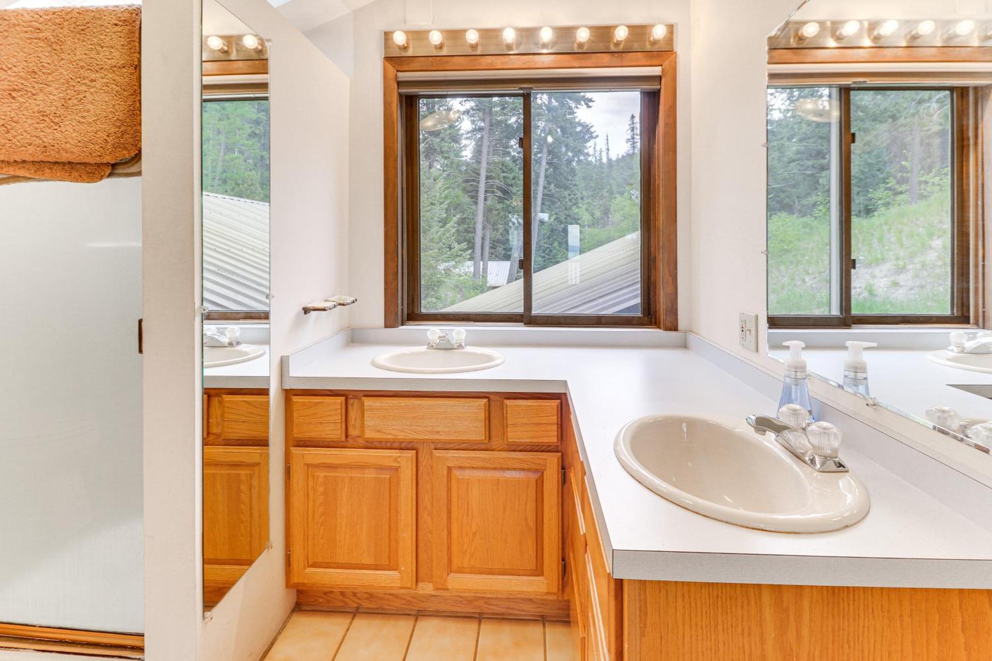 Flathead Lake Views Scenic And Spacious Retreat! بيجفورك المظهر الخارجي الصورة