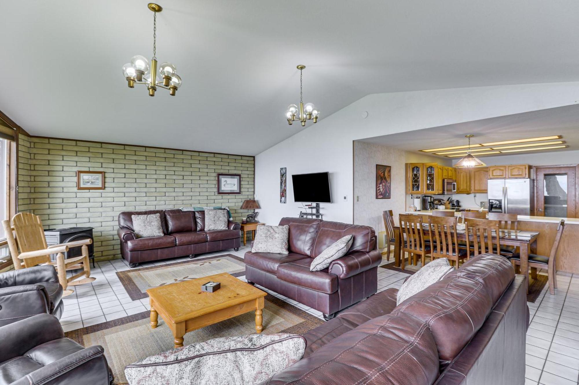 Flathead Lake Views Scenic And Spacious Retreat! بيجفورك المظهر الخارجي الصورة
