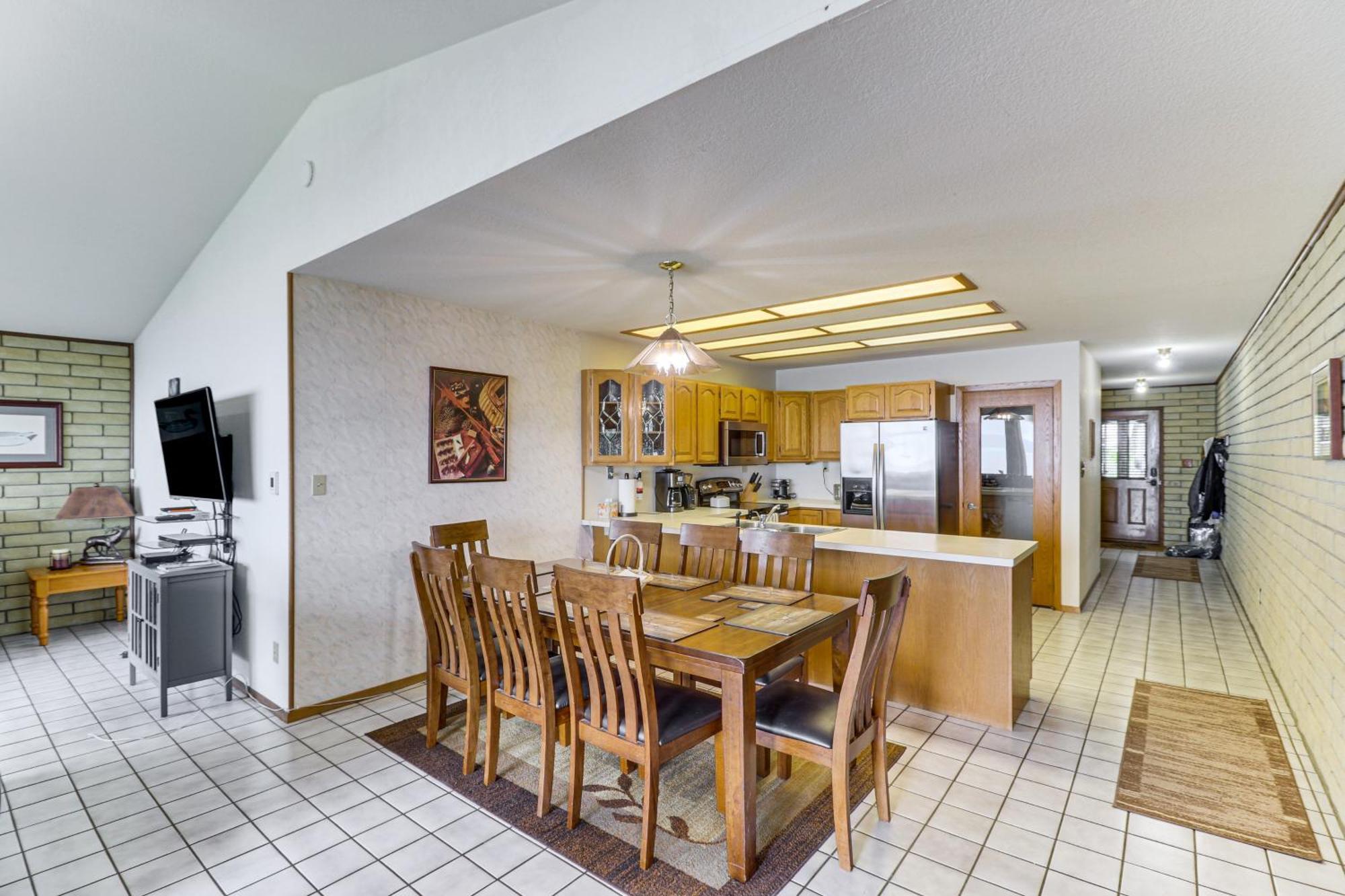 Flathead Lake Views Scenic And Spacious Retreat! بيجفورك المظهر الخارجي الصورة