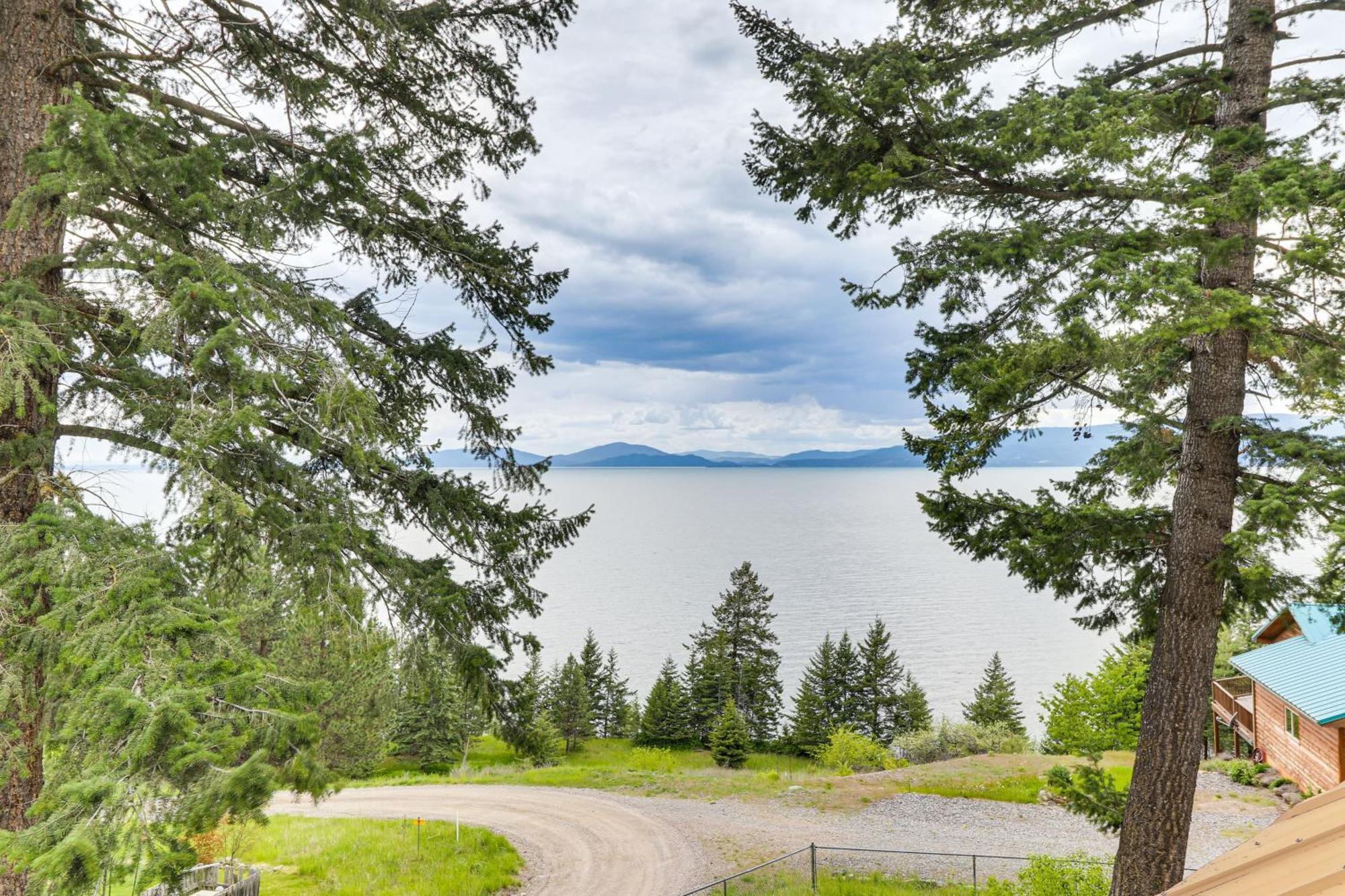 Flathead Lake Views Scenic And Spacious Retreat! بيجفورك المظهر الخارجي الصورة
